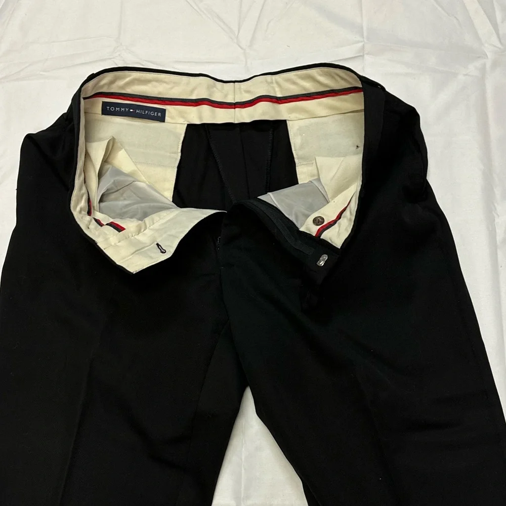 Tommy Hilfiger Black Pleated Men’s Slacks Size 34 EUC